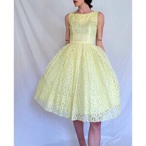 1950s Fit and Flare Party Prom Dress: Vintage Yellow Lace Rockabilly Swing, XS